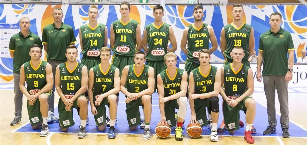 高二少女篮球场上炸翻全场自述答案只有努力（高二女生篮球场惊艳全场：她坦言，唯一的答案是努力）