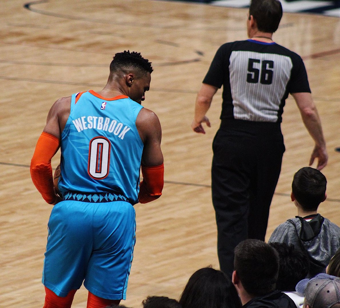 布朗：C罗不需要通过世界杯来证明什么，但大家希望看他捧杯（布朗：C罗无需靠世界杯证明自己，但球迷仍盼他捧起冠军奖杯）