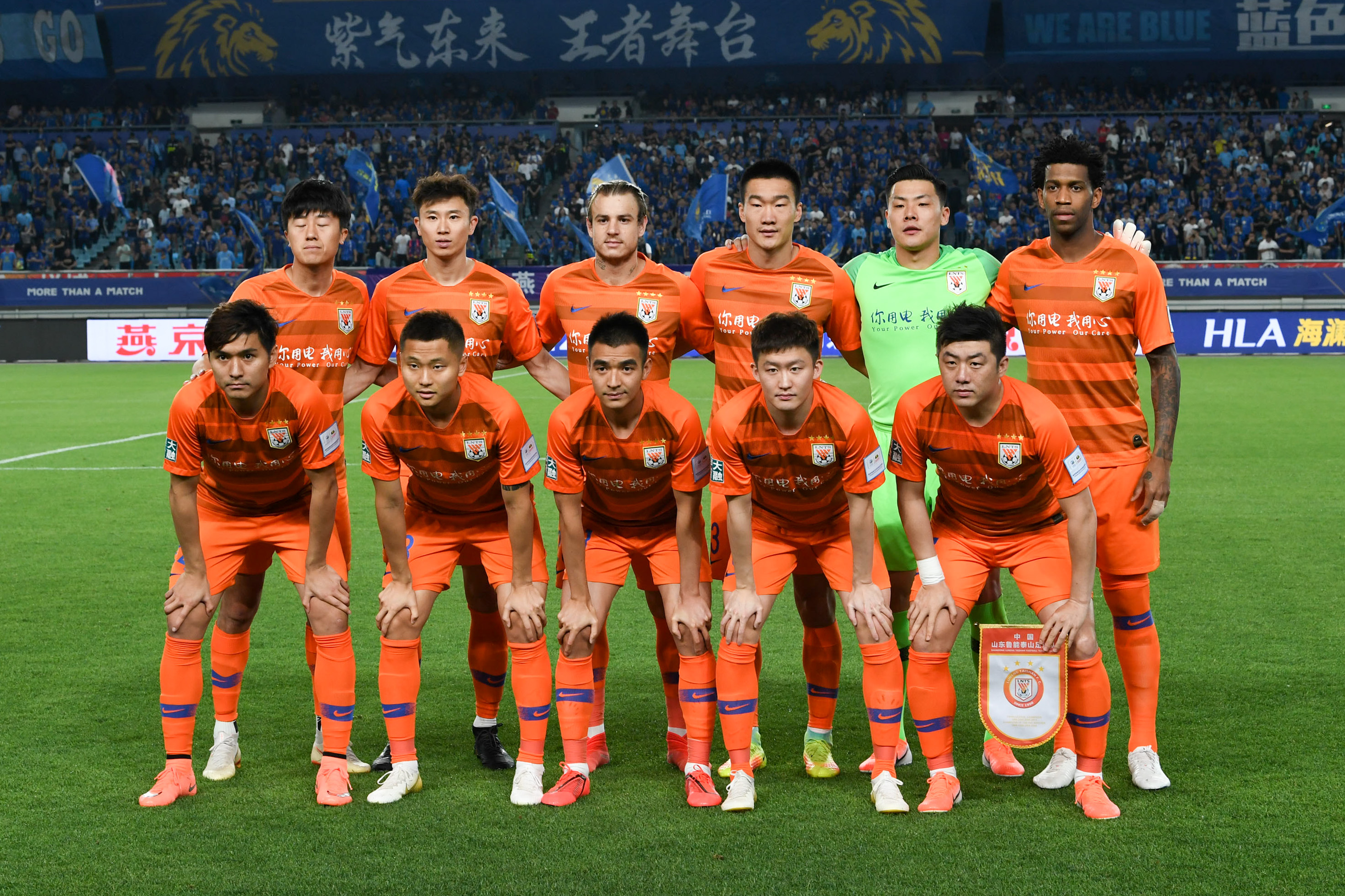 半场战报：拜仁1-0斯图加特，莱默尔脚后跟破门，奥利塞助攻（半场速报：拜仁1-0领先斯图加特，莱默尔后脚跟破门，奥利塞送助攻）