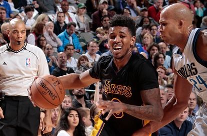 英超-阿森纳4-0狼队：首尾大战，有悬念吗｜前瞻（英超前瞻：阿森纳4-0狼队？榜首对垫底还有悬念吗）