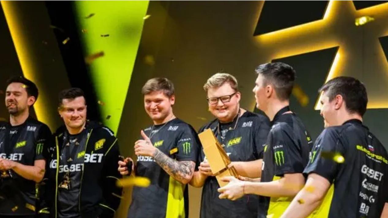 继续保持着 继续保持着