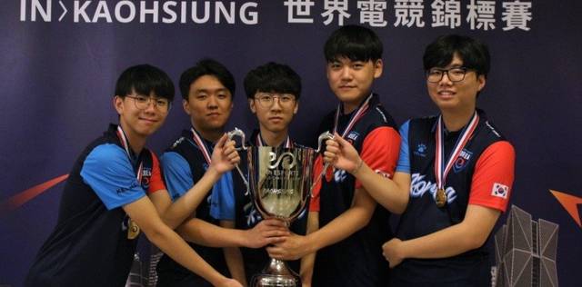 弗里克对佩 弗里克对佩